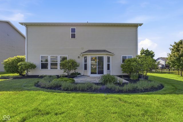 8701 N Dresden Drive, Mccordsville, IN 46055