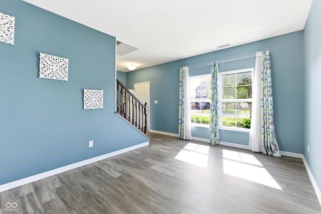 8701 N Dresden Drive, Mccordsville, IN 46055