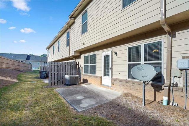 332 Oaktown Court, Lawrenceville, GA 30044