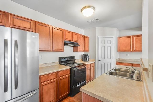 332 Oaktown Court, Lawrenceville, GA 30044