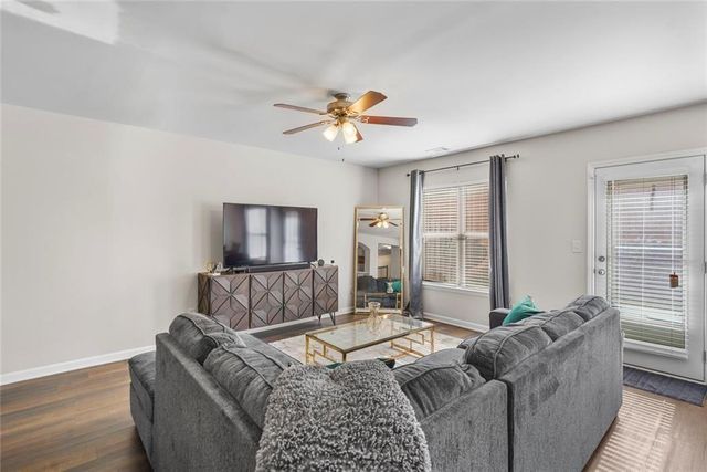 332 Oaktown Court, Lawrenceville, GA 30044