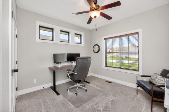 1220 S 100th Street, West Des Moines, IA 50266