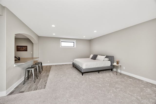 1220 S 100th Street, West Des Moines, IA 50266