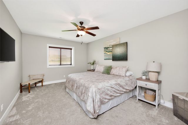 1220 S 100th Street, West Des Moines, IA 50266