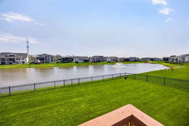1220 S 100th Street, West Des Moines, IA 50266