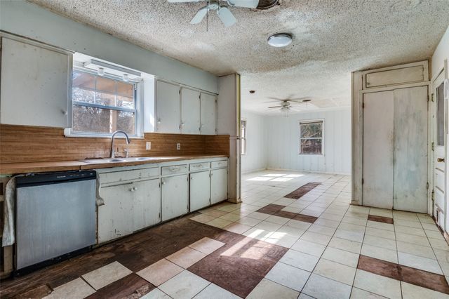 1706 Henderson Court, Irving, TX 75061