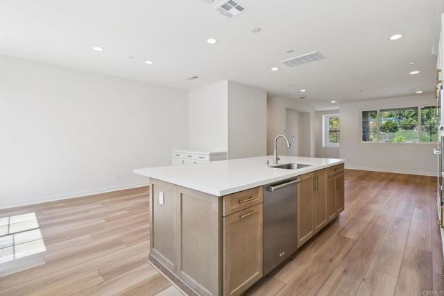 4942 Spirea Way, Carlsbad, CA 92008