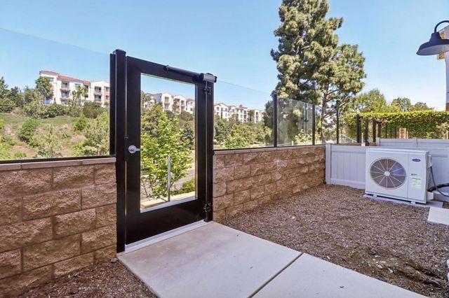 4942 Spirea Way, Carlsbad, CA 92008