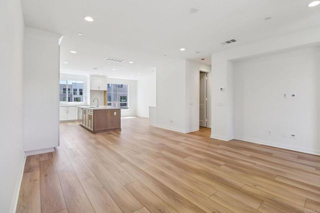 4942 Spirea Way, Carlsbad, CA 92008