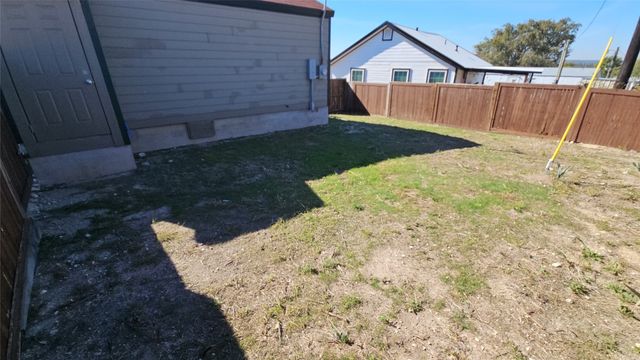 111 W Morning Dove Drive, Azle, TX 76020