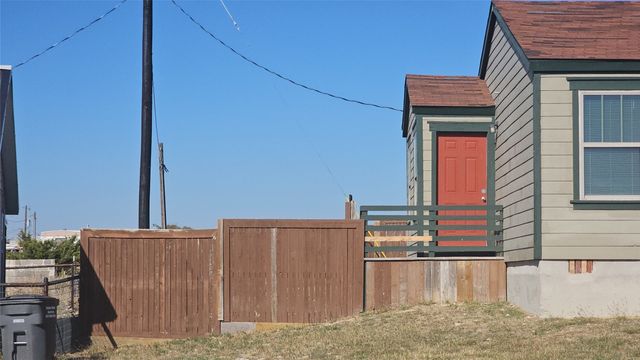 111 W Morning Dove Drive, Azle, TX 76020