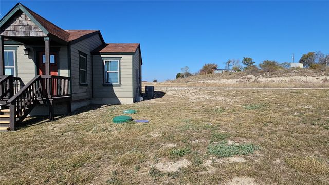 111 W Morning Dove Drive, Azle, TX 76020