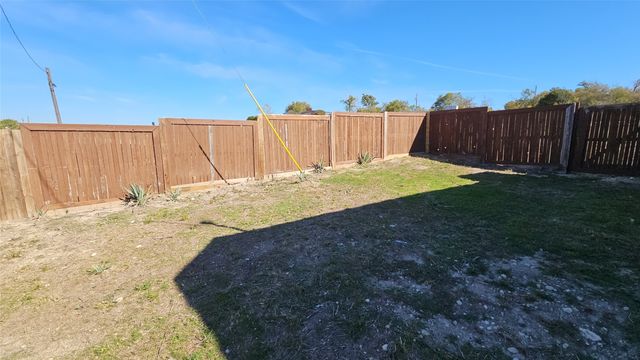 111 W Morning Dove Drive, Azle, TX 76020