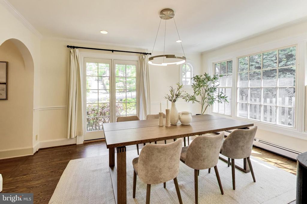 Image 13 of property listing at 4118 WOODBINE ST, Chevy Chase, MD 20815
