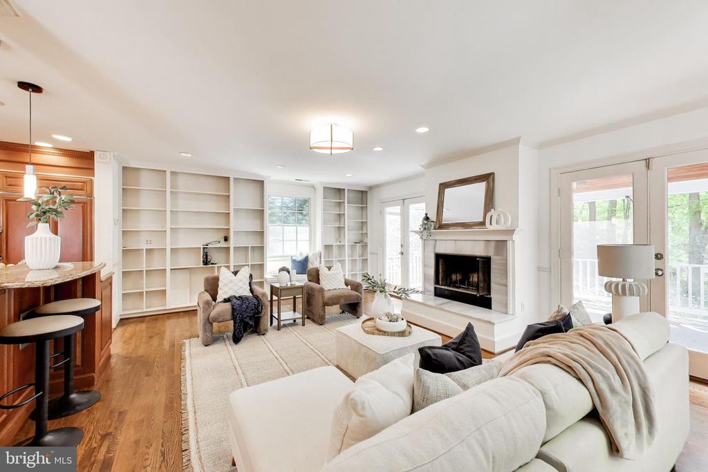 Image 23 of property listing at 4118 WOODBINE ST, Chevy Chase, MD 20815
