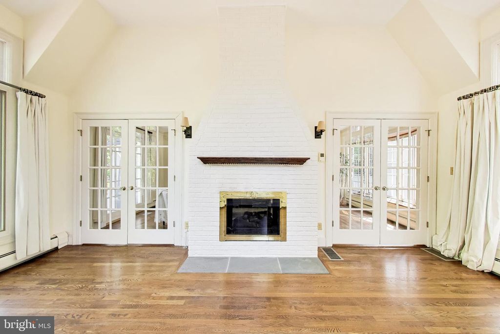 Image 26 of property listing at 4118 WOODBINE ST, Chevy Chase, MD 20815
