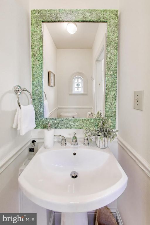 Image 27 of property listing at 4118 WOODBINE ST, Chevy Chase, MD 20815