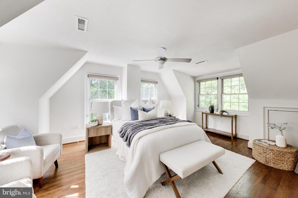 Image 28 of property listing at 4118 WOODBINE ST, Chevy Chase, MD 20815
