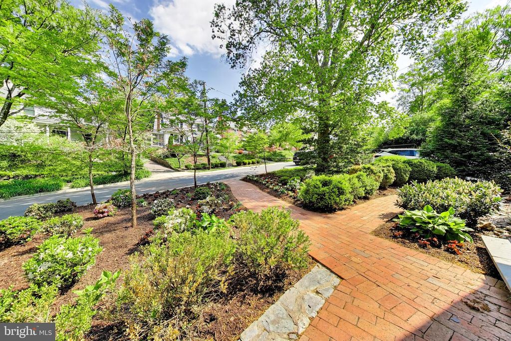 Image 4 of property listing at 4118 WOODBINE ST, Chevy Chase, MD 20815