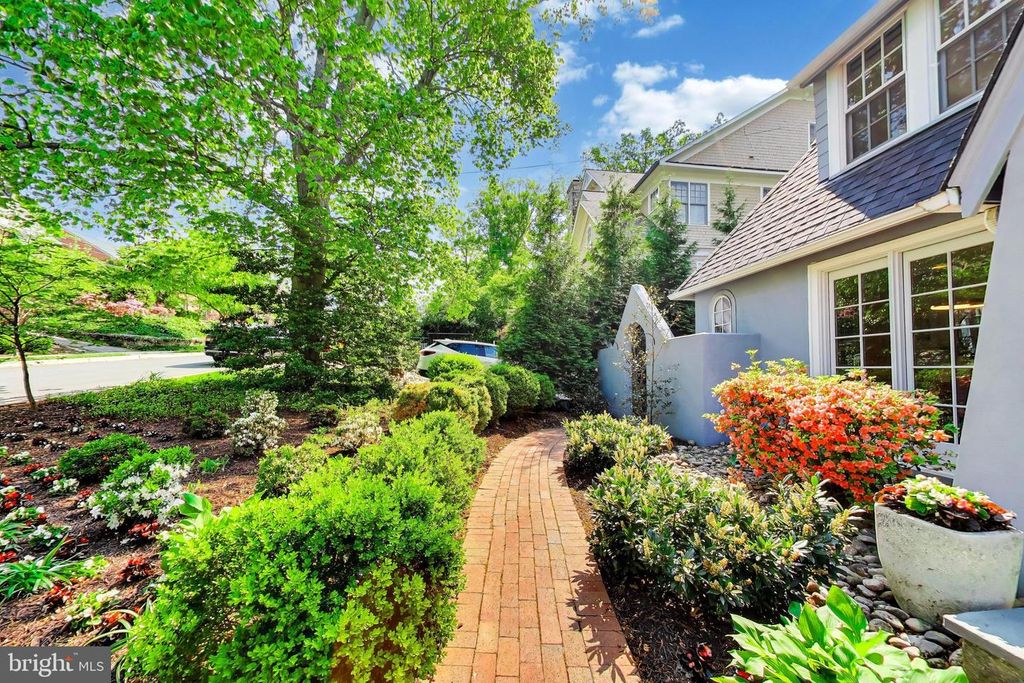 Image 5 of property listing at 4118 WOODBINE ST, Chevy Chase, MD 20815