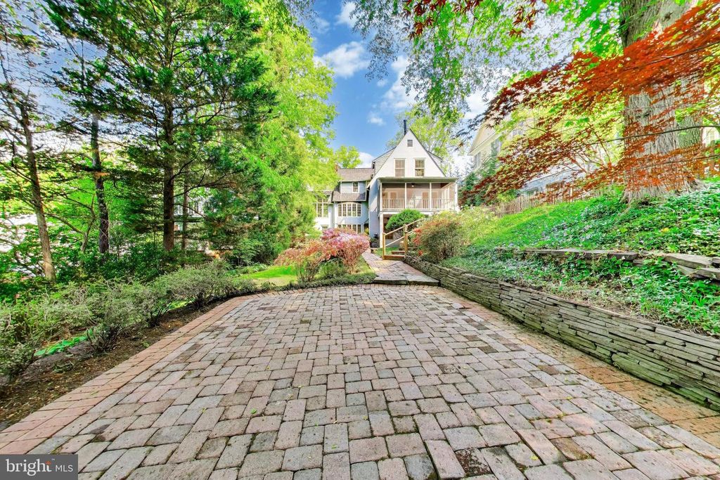 Image 62 of property listing at 4118 WOODBINE ST, Chevy Chase, MD 20815