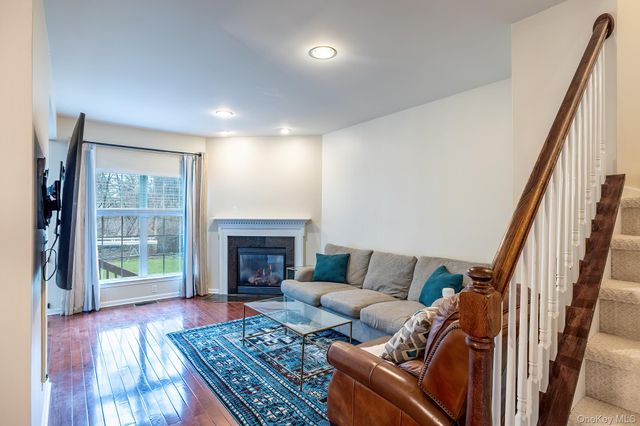 811 Huntington Drive, Fishkill, NY 12524