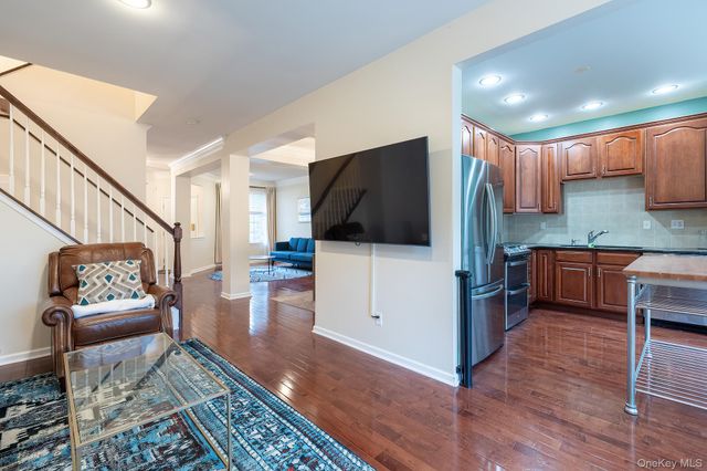 811 Huntington Drive, Fishkill, NY 12524