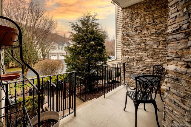 811 Huntington Drive, Fishkill, NY 12524