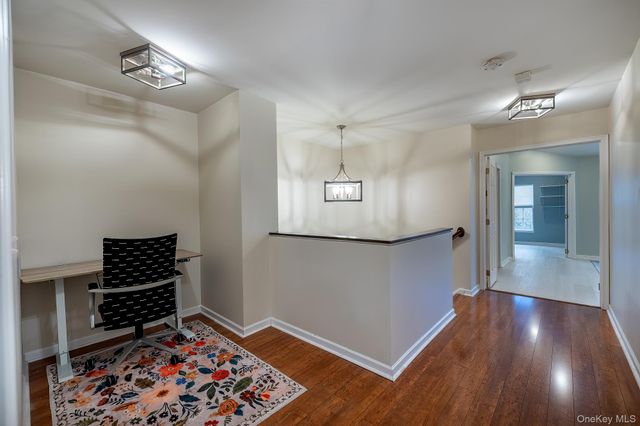 811 Huntington Drive, Fishkill, NY 12524