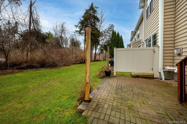 811 Huntington Drive, Fishkill, NY 12524