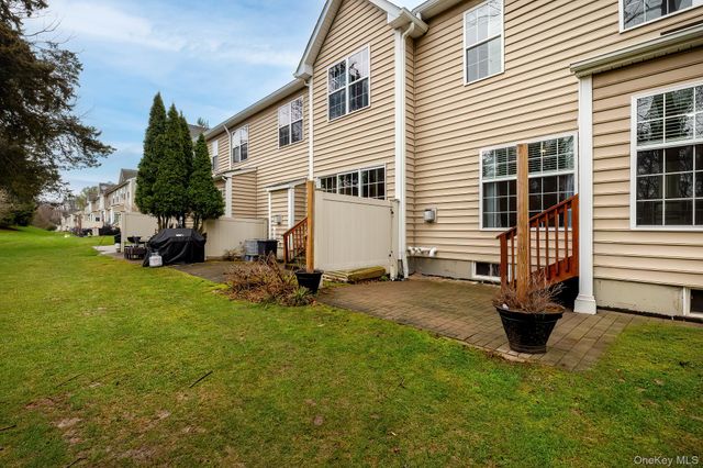 811 Huntington Drive, Fishkill, NY 12524
