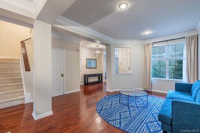 811 Huntington Drive, Fishkill, NY 12524