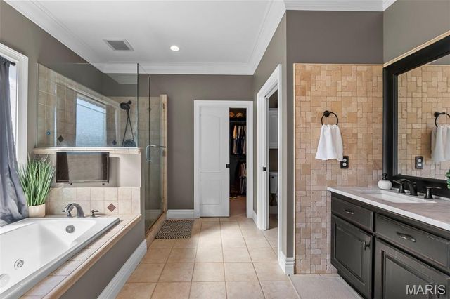 14160 Augusta Circle, Dexter, MO 63841