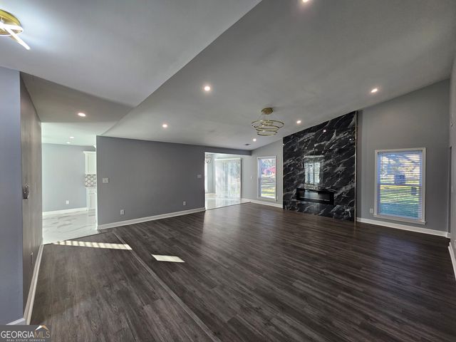 391 Park Ridge Circle, Riverdale, GA 30274