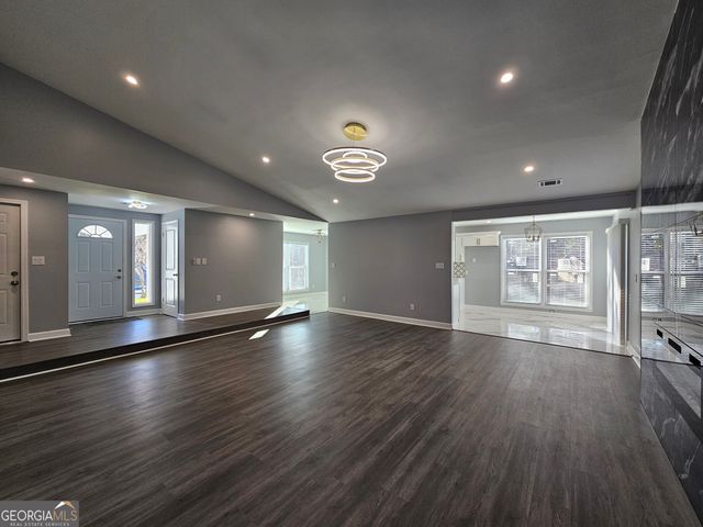 391 Park Ridge Circle, Riverdale, GA 30274