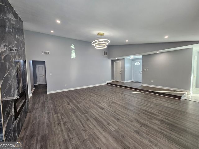 391 Park Ridge Circle, Riverdale, GA 30274