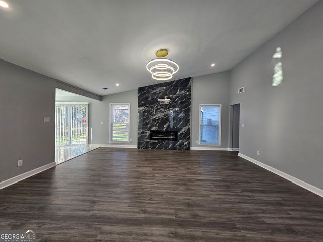 391 Park Ridge Circle, Riverdale, GA 30274