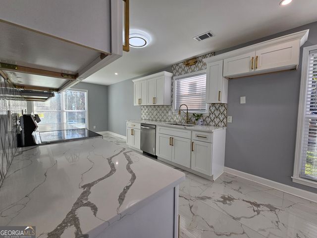 391 Park Ridge Circle, Riverdale, GA 30274