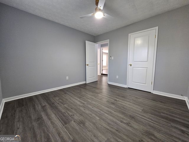 391 Park Ridge Circle, Riverdale, GA 30274