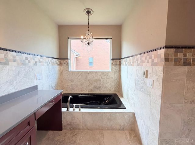 8016 Stonegate Drive, Anderson Twp, OH 45255