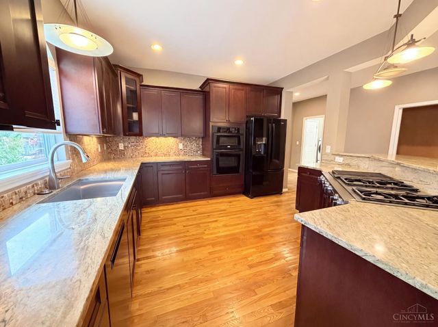 8016 Stonegate Drive, Anderson Twp, OH 45255