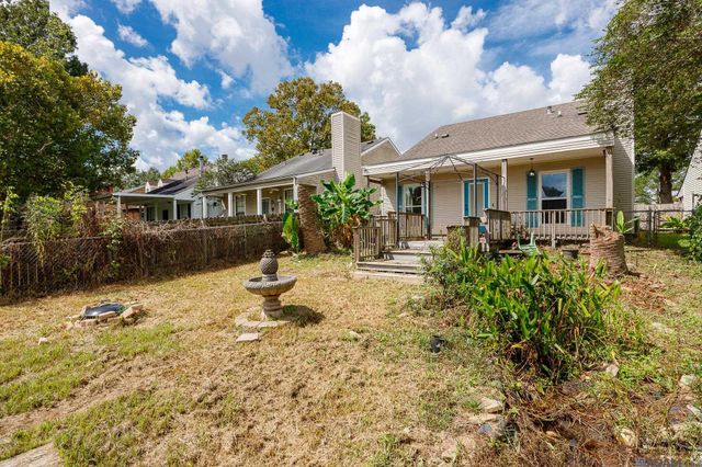 7111 Point Avery Dr, Baton Rouge, LA 70817