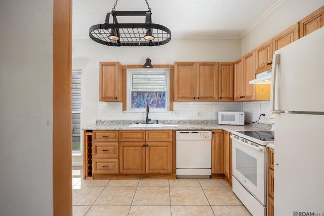 7111 Point Avery Dr, Baton Rouge, LA 70817