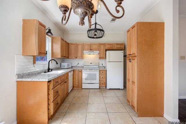 7111 Point Avery Dr, Baton Rouge, LA 70817