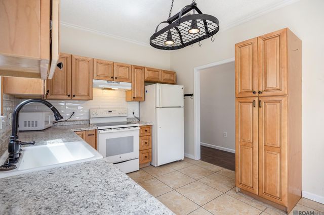 7111 Point Avery Dr, Baton Rouge, LA 70817