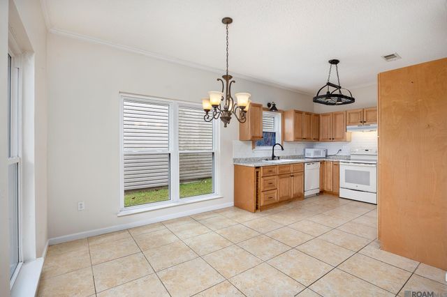 7111 Point Avery Dr, Baton Rouge, LA 70817