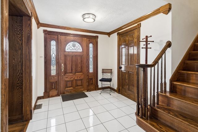 828 Harwich Lane, Schaumburg, IL 60194