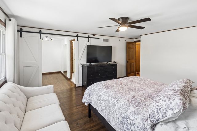 828 Harwich Lane, Schaumburg, IL 60194