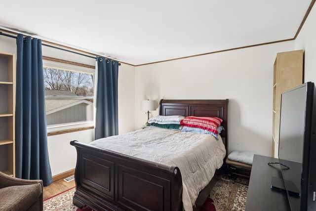 828 Harwich Lane, Schaumburg, IL 60194