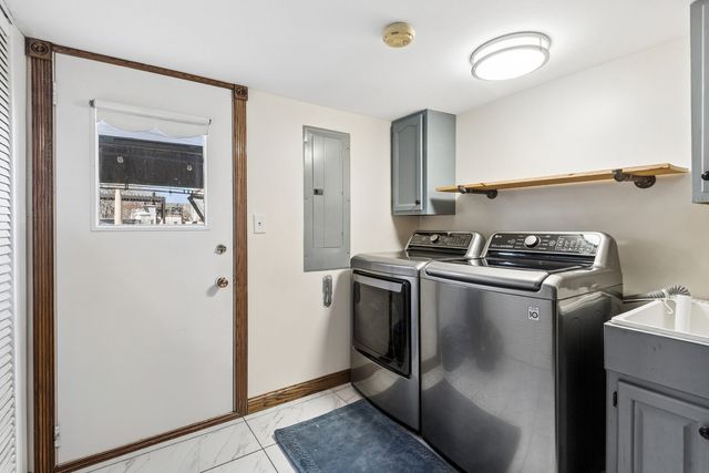 828 Harwich Lane, Schaumburg, IL 60194